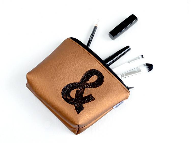 Renna Deluxe Kosmetiktasche Metallic BRONZE mit Buchstabe / vegan 2025