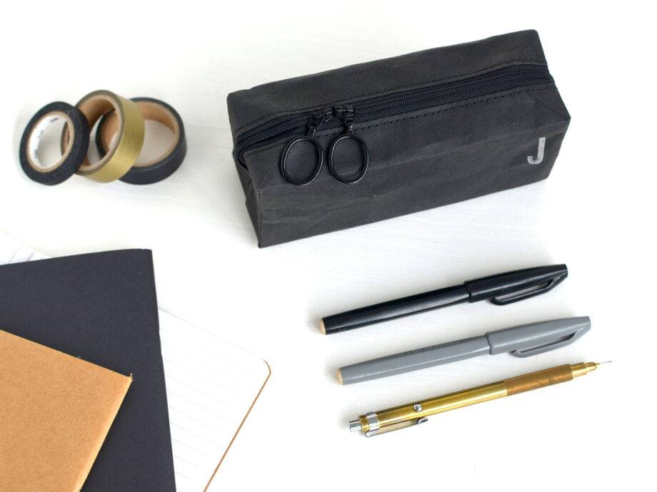 Renna Deluxe Federmäppchen mit Monogramm personalisiert in Schwarz Fabrikpreis