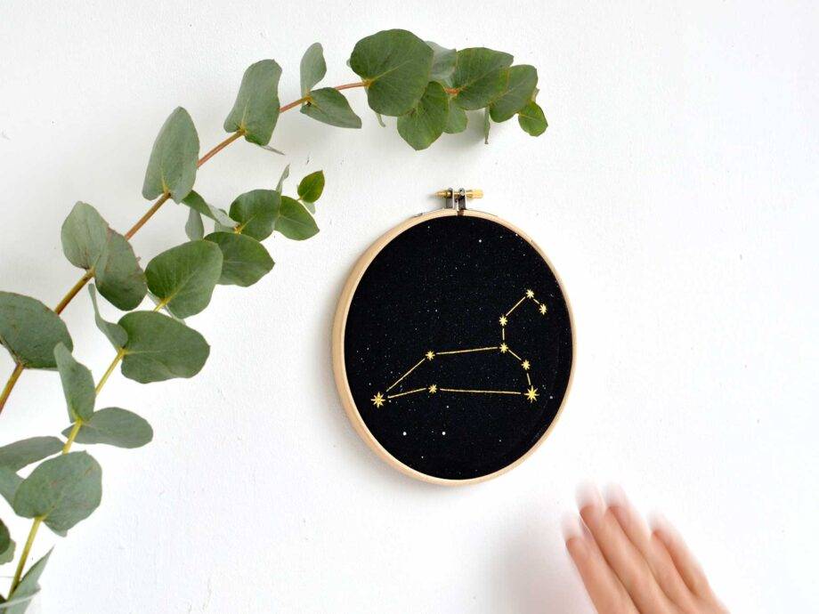 Renna Deluxe Löwe Sternzeichen Bild im Stickrahmen Top Angebot