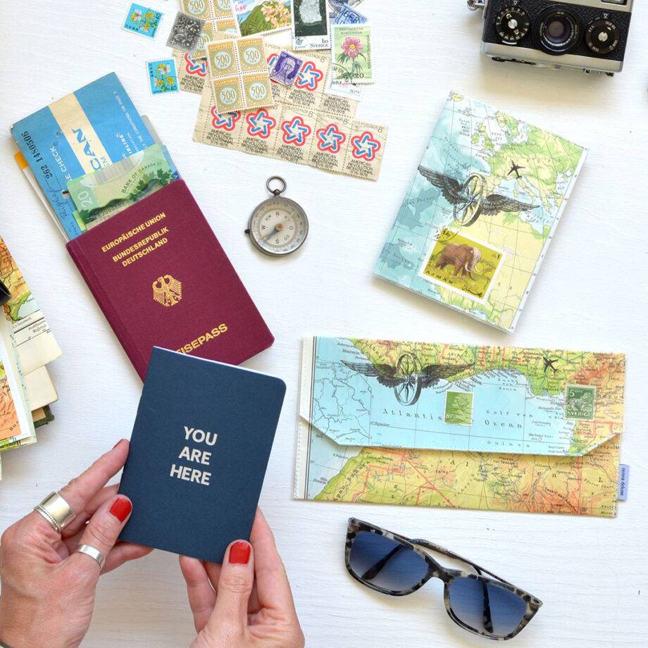 Renna Deluxe Atlas Reiseetui Groß – Etui aus Landkarten Flash Sale