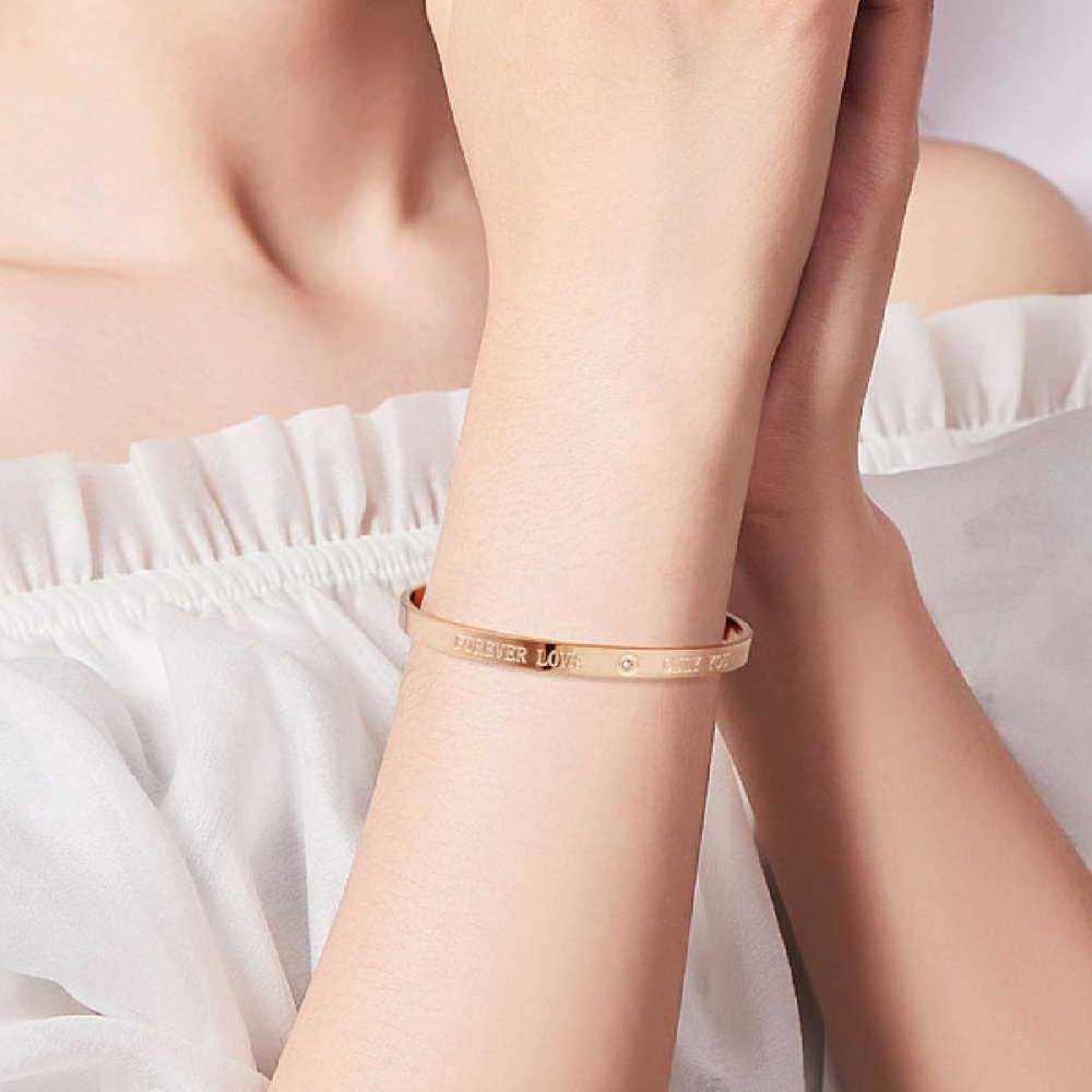 Sadingo Edelstahlarmreif mit Gravur | "Forever Love - Only You" Sonderangebot