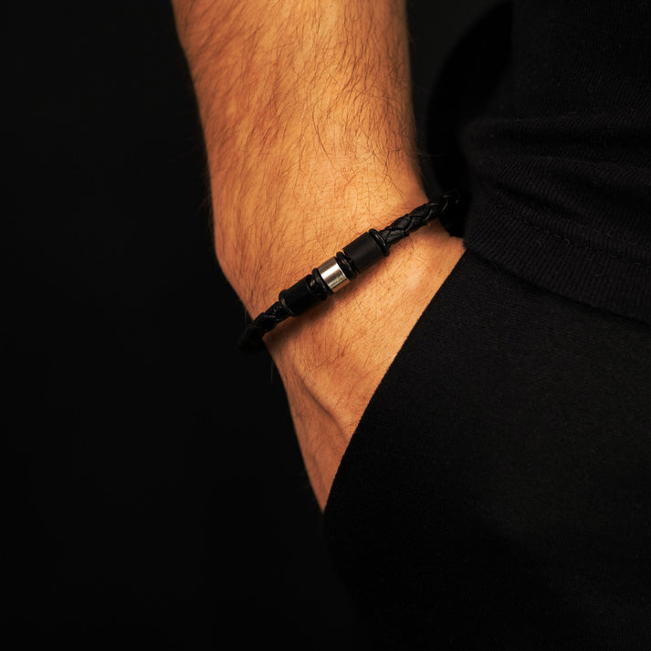 Save Brave Lederarmband Ethan mit Carbonperlen & Edelstahl Jubiläumsangebot