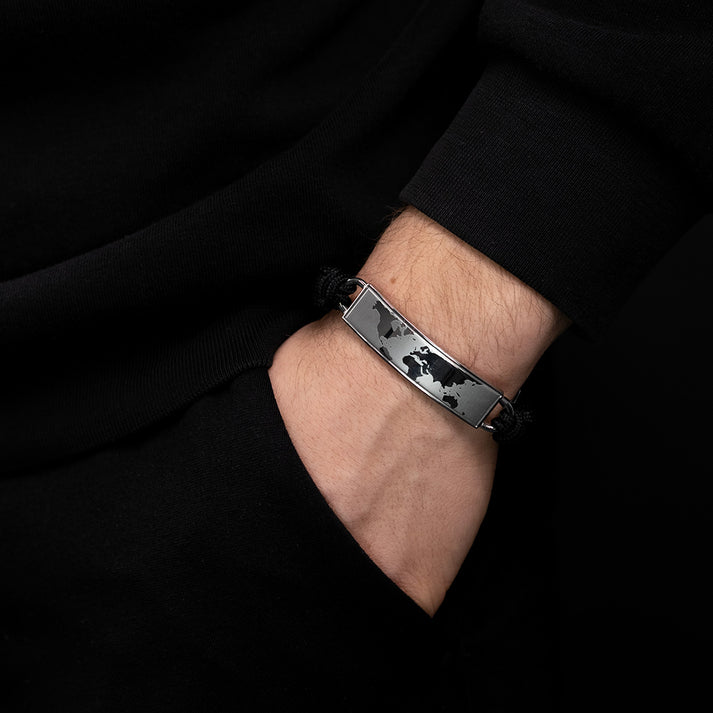 Save Brave Polyesterarmband Worldmap schwarz - Welt silber Blitzangebot