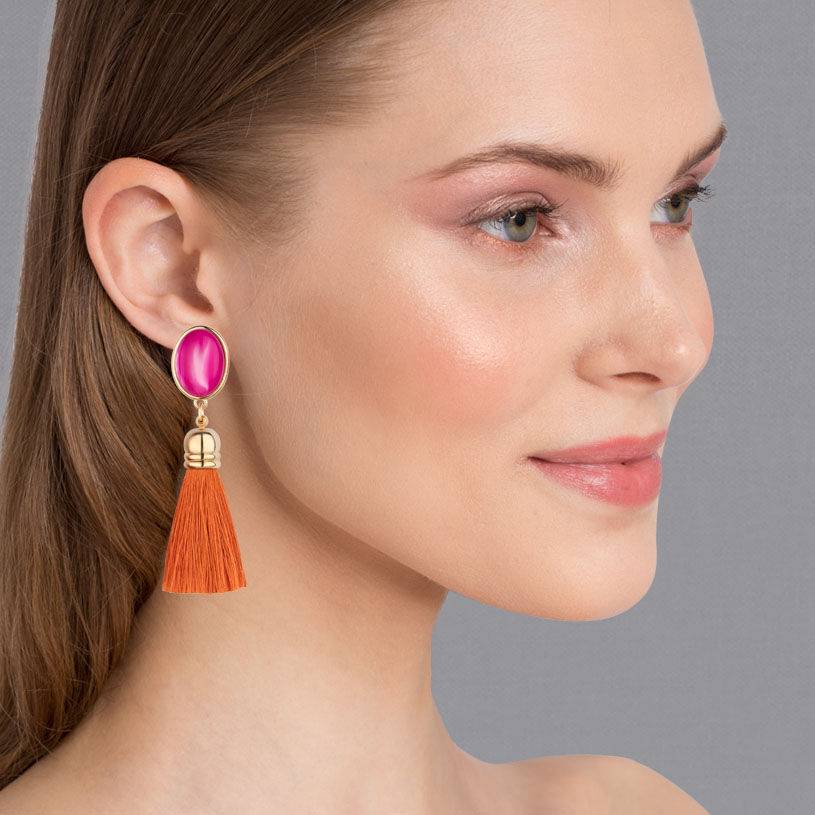 SchwesterSchwester Vergoldete Ohrclips in Pink mit Quaste in Rostorange von AmuseToi Nur noch ein Tag übrig