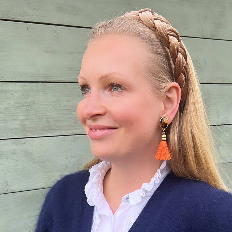 SchwesterSchwester Quasten Ohrringe als Ohrstecker in Schildpatt mit Quaste in Orange von AmuseToi Tägliche Deals