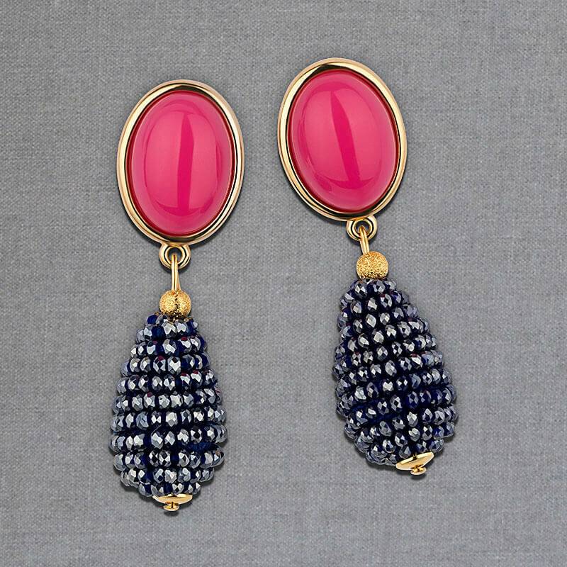 SchwesterSchwester Pinkfarbene Ohrstecker mit glitzerndem dunkelblauen Tropfen von AmuseToi Wochenangebot