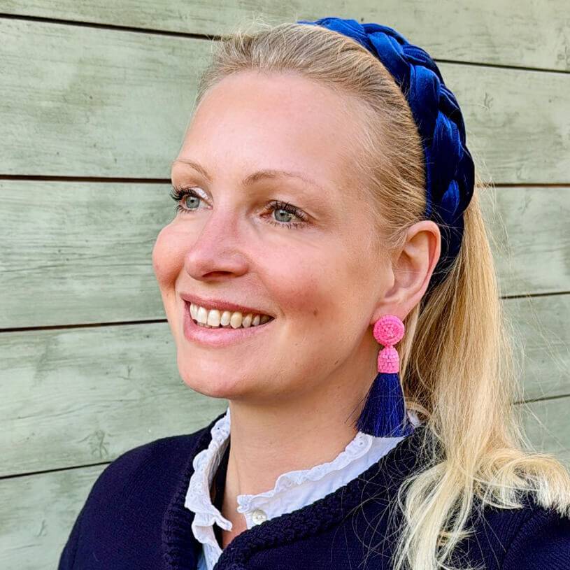 SchwesterSchwester Set aus rosa-dunkelblauen Perlen-Quastenohrringen und Samt-Haarreif in Dunkelblau Saisonale Angebote