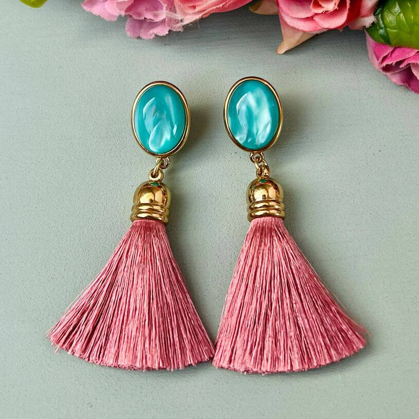 SchwesterSchwester Quasten Ohrringe als Ohrstecker in Türkis mit Quaste in Rosa von AmuseToi Muttertagsangebot