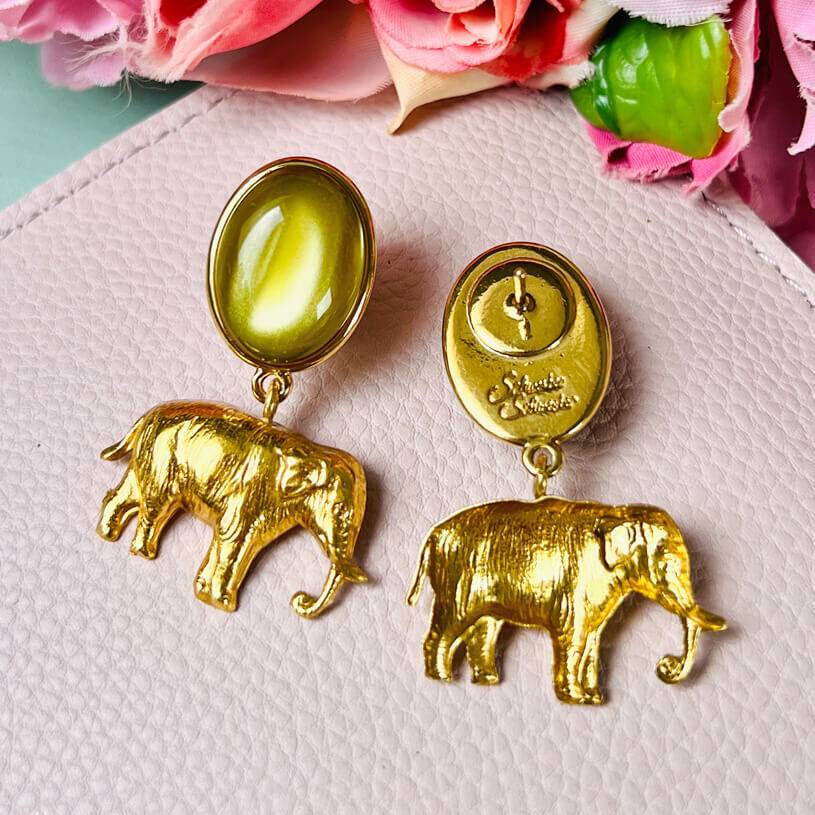 SchwesterSchwester Ohrstecker in Senfgelb mit vergoldetem Elefant Nur für heute