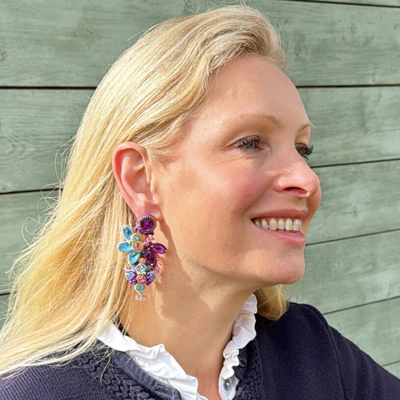 SchwesterSchwester Vorbestellbar - Große Soutache-Ohrringe in Magenta und Hellblau Meist gekauft