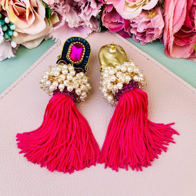 SchwesterSchwester Auffällige Soutache-Quastenohrringe in Pink und Dunkelbau Fabrik Onlineshop