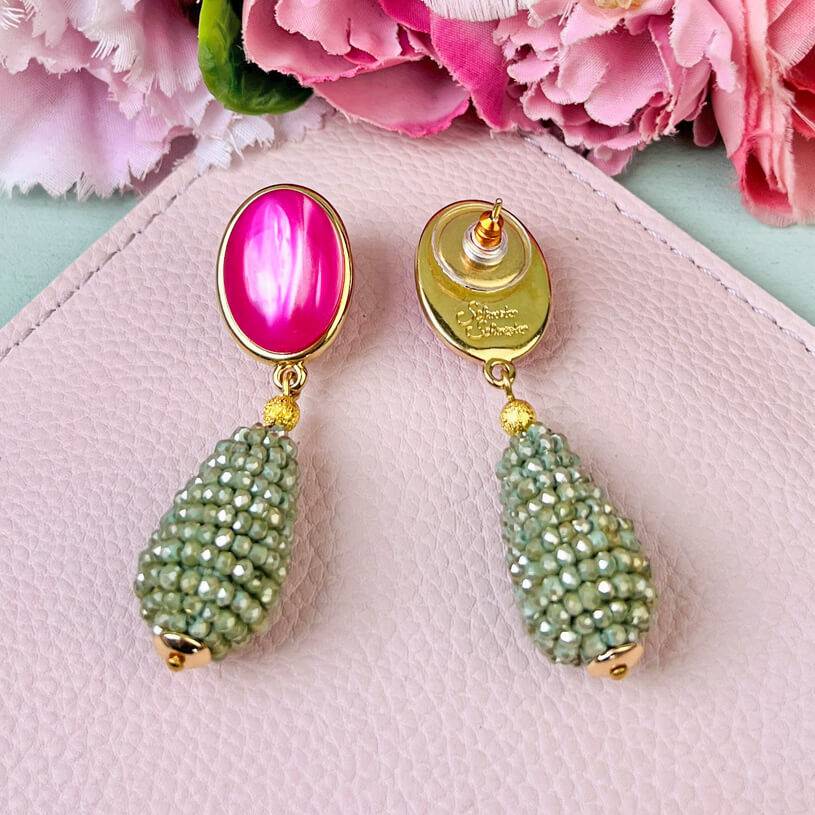 SchwesterSchwester Pinke Ohrringe mit glitzerndem hellgrünen Tropfen von AmuseToi Bestseller