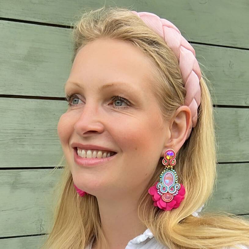 SchwesterSchwester Außergewöhnliche Soutache-Ohrringe in leuchtendem Pink Räumungsverkauf