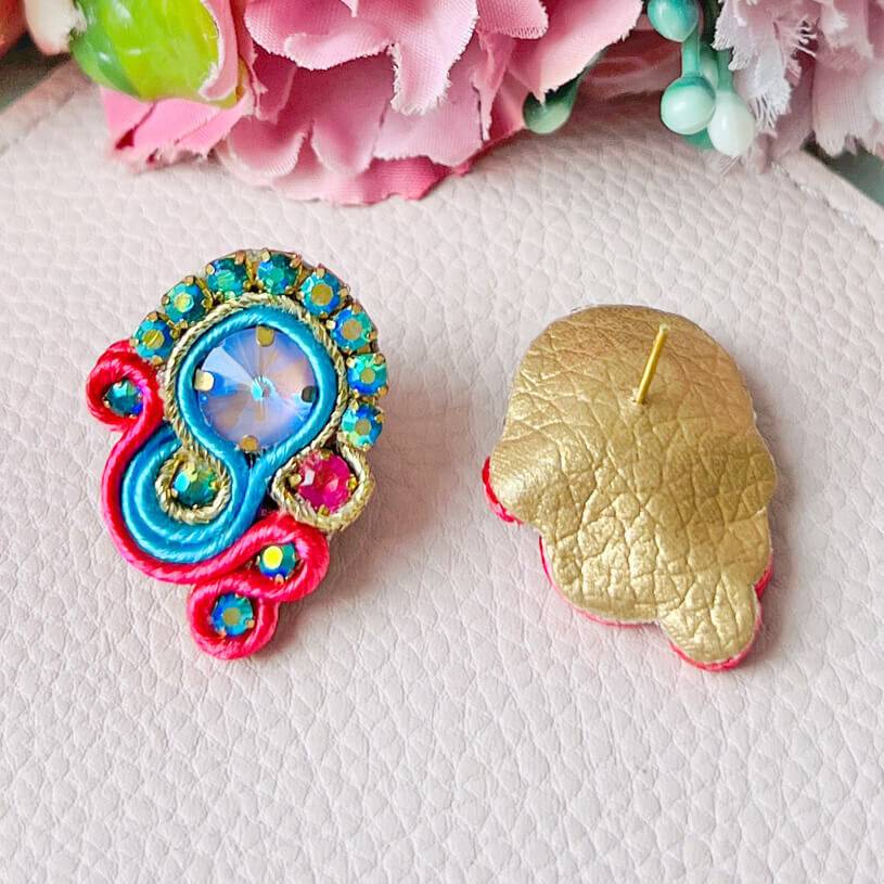 SchwesterSchwester Schöne Soutache-Ohrringe in Pink und Blau Black Friday Preise