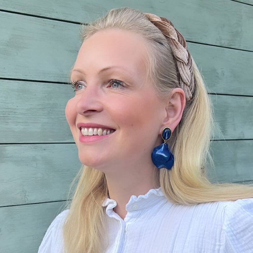SchwesterSchwester Dunkelblaue Ohrringe mit Blütenblättern Schlussverkauf