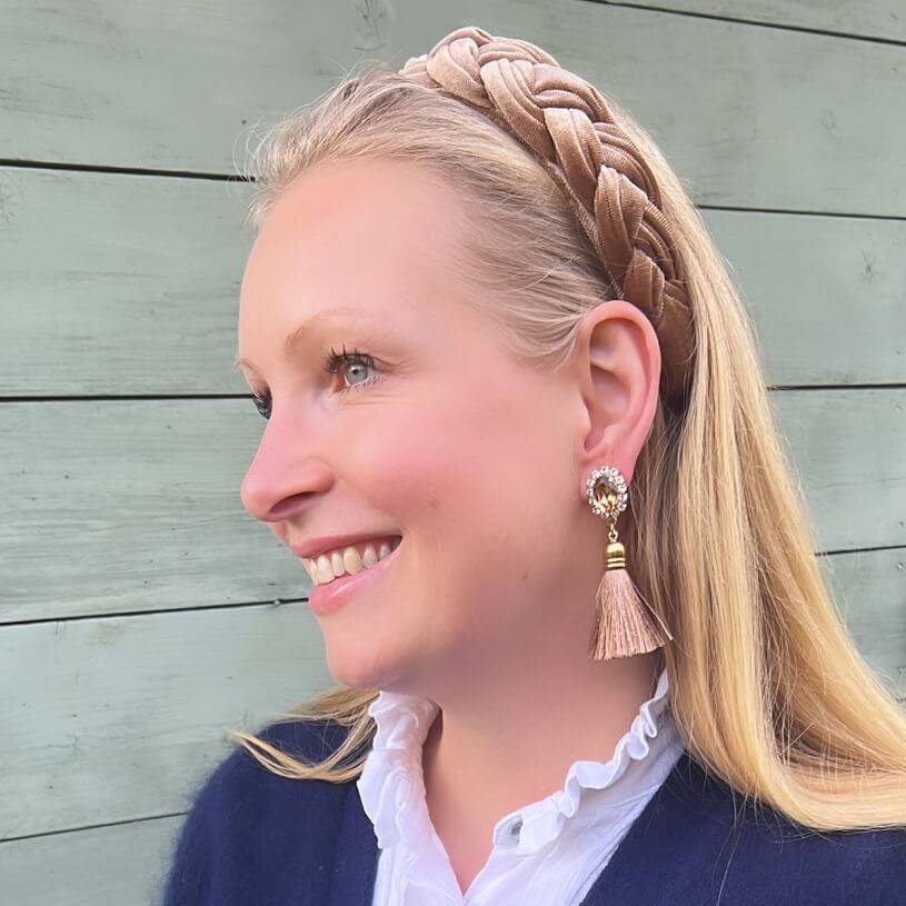 SchwesterSchwester Edel funkelnde Ohrstecker in Champagner mit Quaste Osterangebot