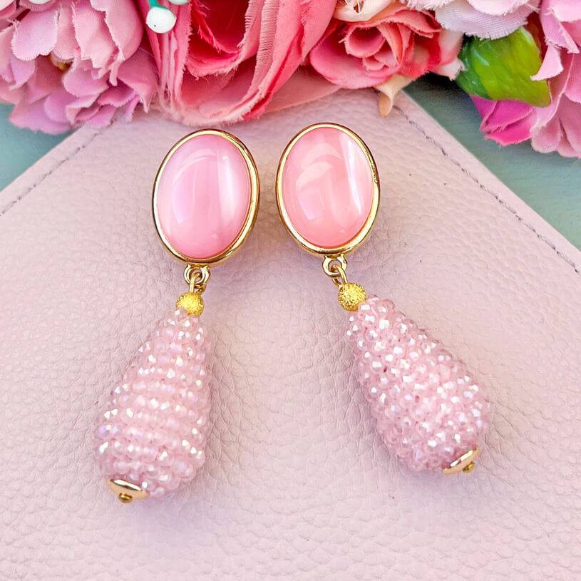 SchwesterSchwester Set aus rosafarbenen Tropfen-Ohrringen von AmuseToi und Satin-Haarreif in Rosa Valentinstagsangebot
