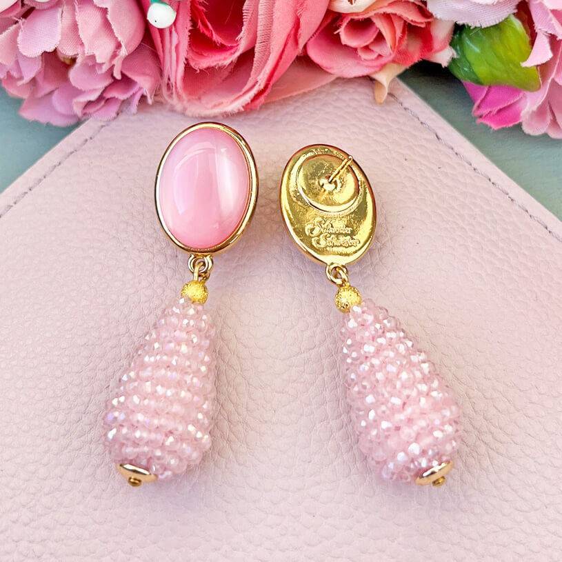 SchwesterSchwester Set aus rosafarbenen Tropfen-Ohrringen von AmuseToi und Satin-Haarreif in Rosa Valentinstagsangebot
